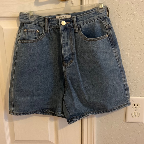 Pants - Baggy jean shorts